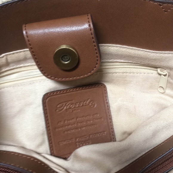 Beautiful FOSSIL natural leather, material purse - Picture 3 of 7